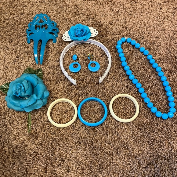 Authentic Flamenco dress and accessories - Picture 4 of 4